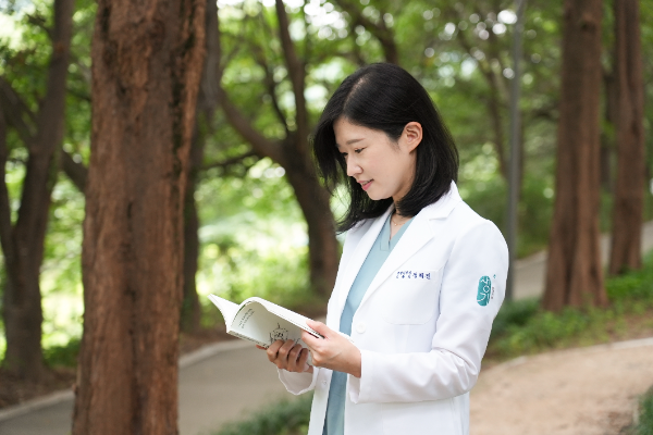 2%25EC%259B%2594_%25EC%2595%2588%25EC%2582%25B0.jpg
